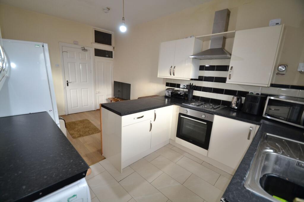 1 bedroom house share for rent