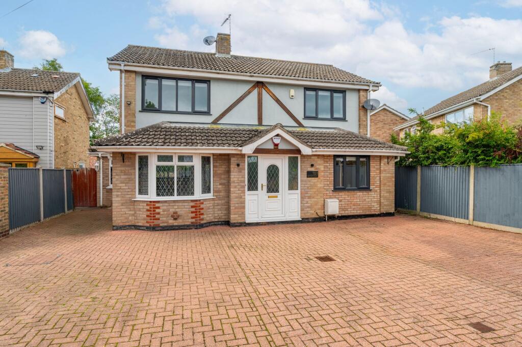 5-bed detached on Cotmer Road, Carlton Colville, £325,000