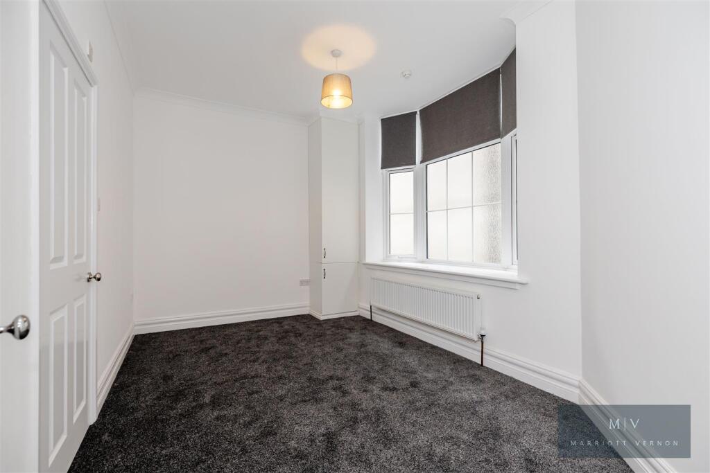 Apartment in Croydon - View 4