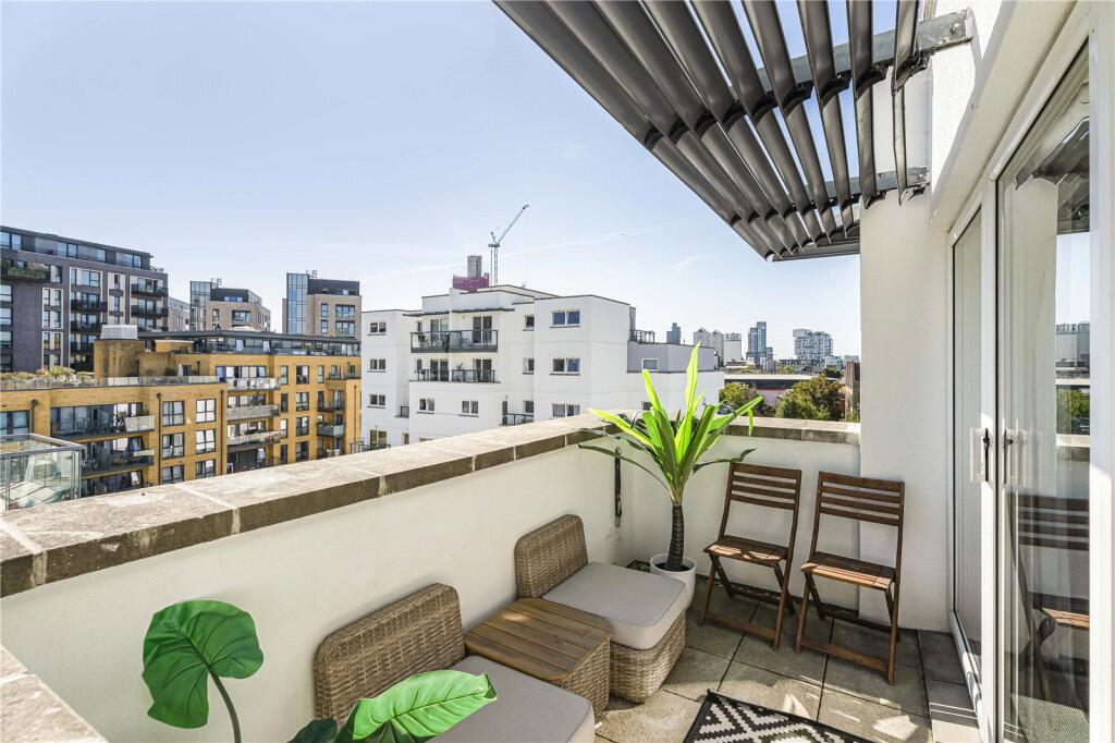 Apartment in London - View 5