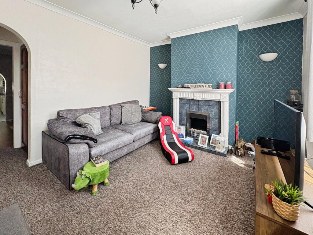 House in Ashfield, Sutton in Ashfield, Nottinghamshire - View 3