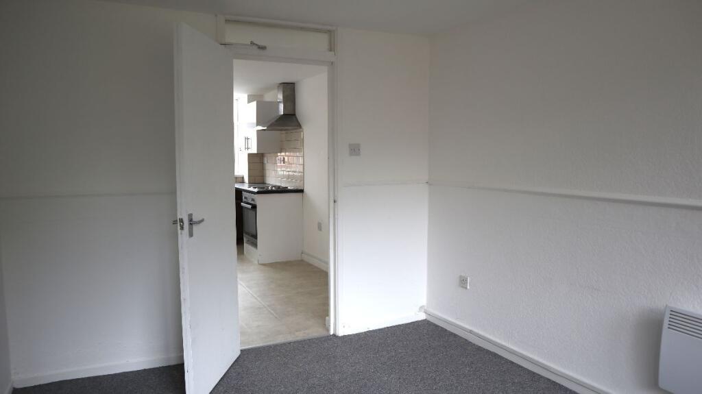 Apartment in Cardiff, Llanedeyrn - View 5