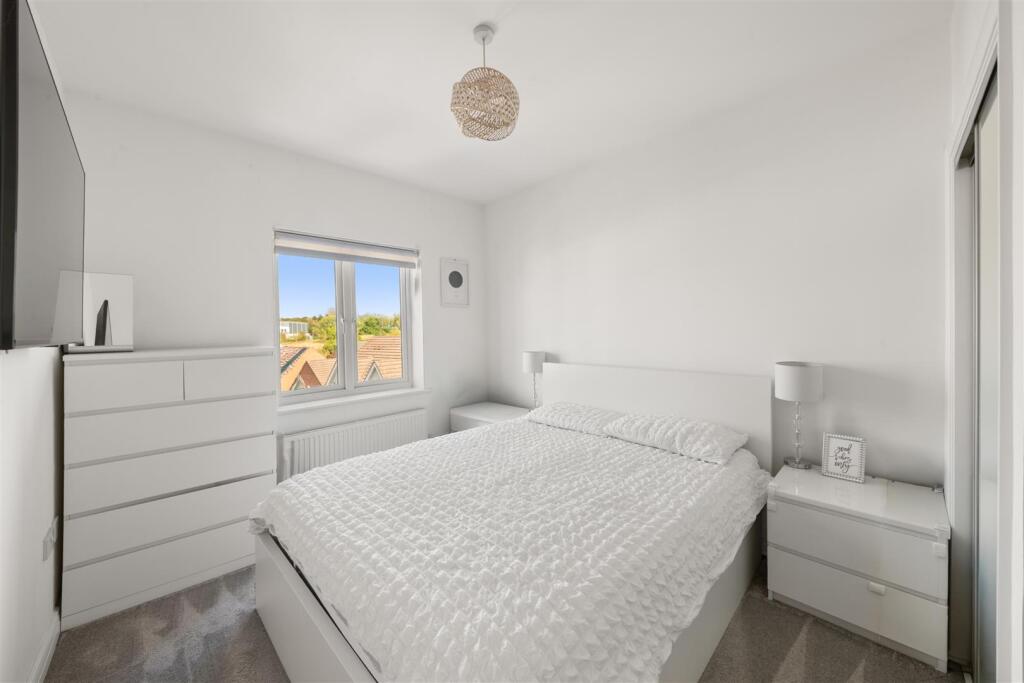 Apartment in Southall - View 2