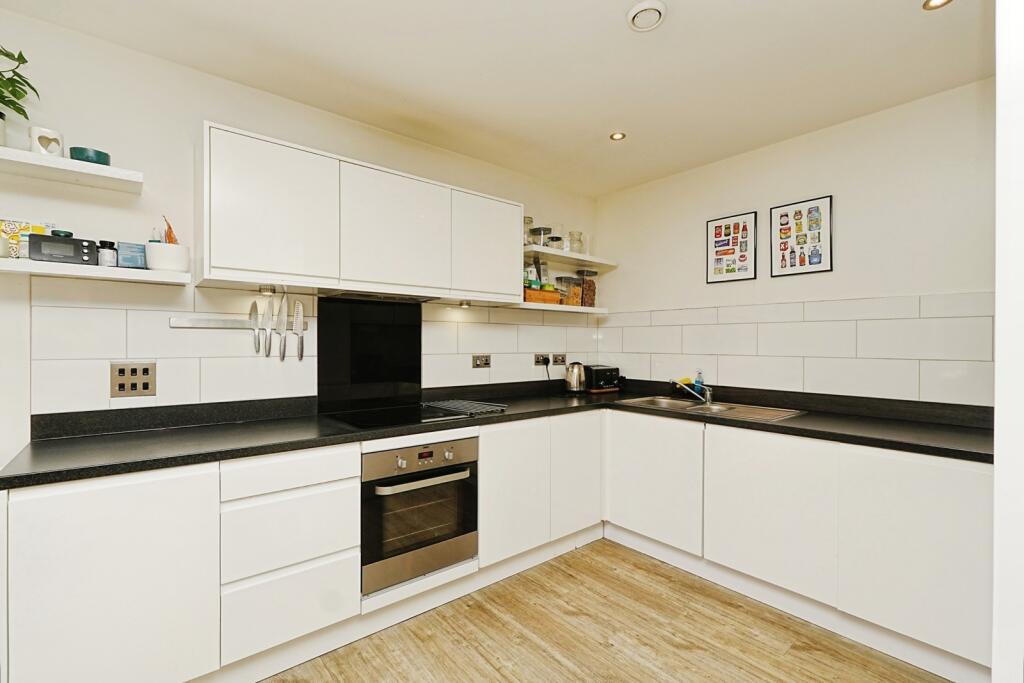 Apartment in London - View 3
