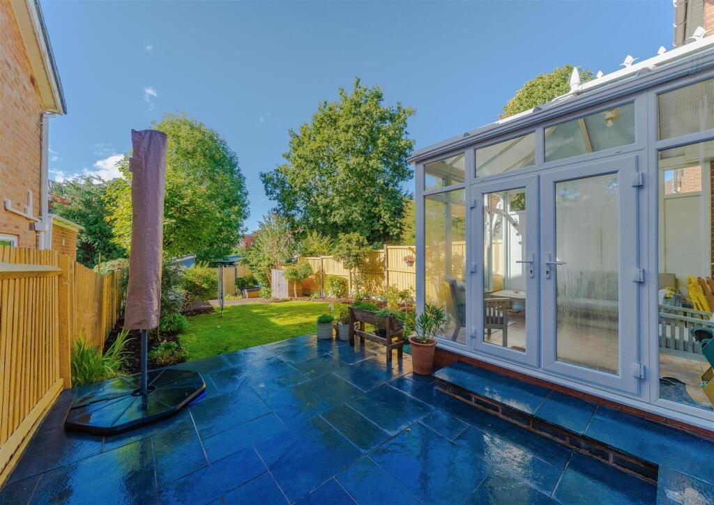 House in Birmingham, West Midlands - More