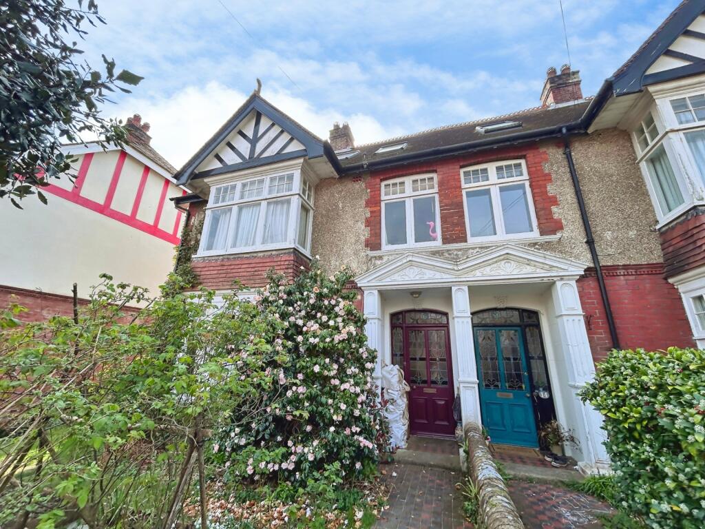 Main image of property: Oaklands Road, Havant, Hampshire, PO9