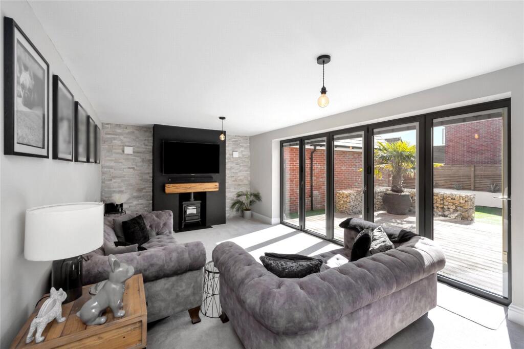 Gladiolus Grove, Worthing, West Sussex, BN13 photo 3