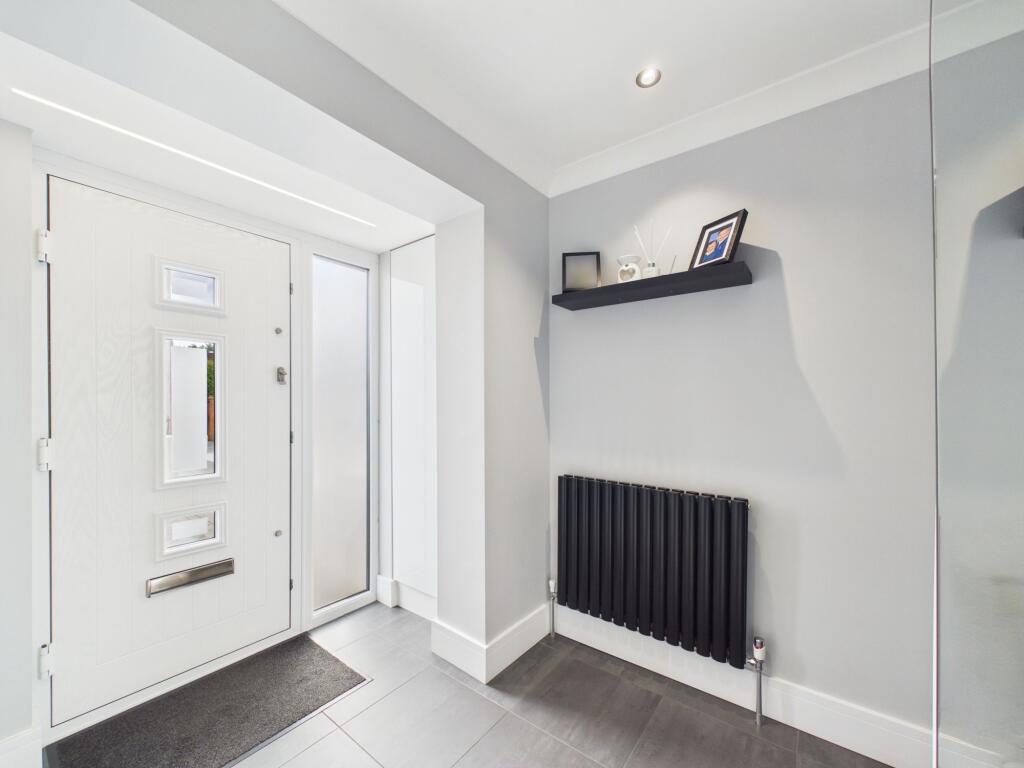 House in Stanford-le-Hope, Essex - View 5