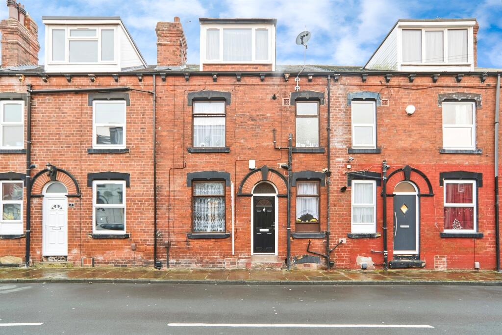 Main image of property: Whingate Grove, Leeds