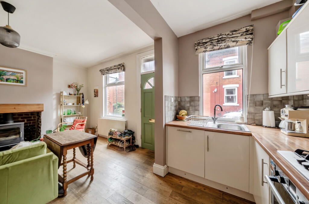 House in Leeds, West Yorkshire - View 4