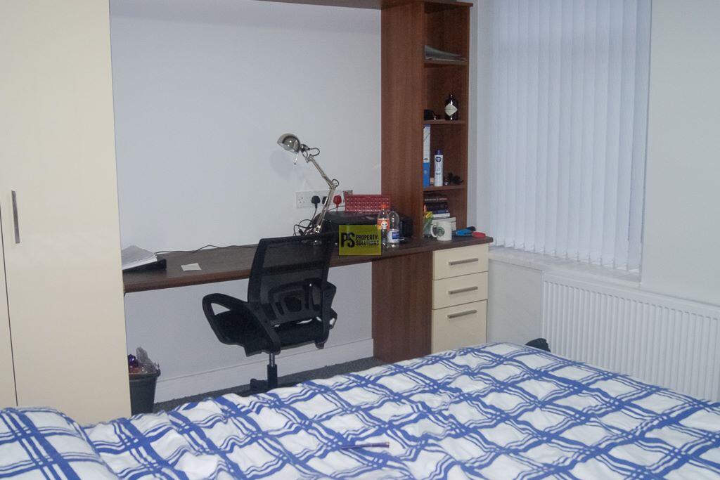 6 bedroom terraced house for rent