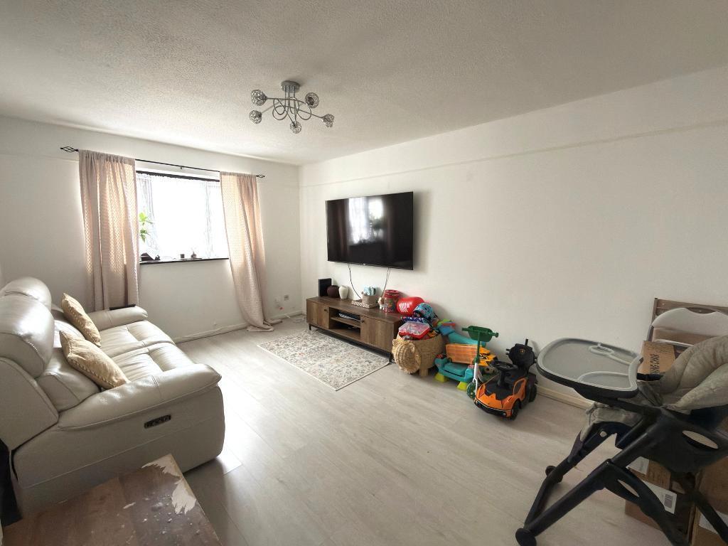 Apartment in Luton - View 2