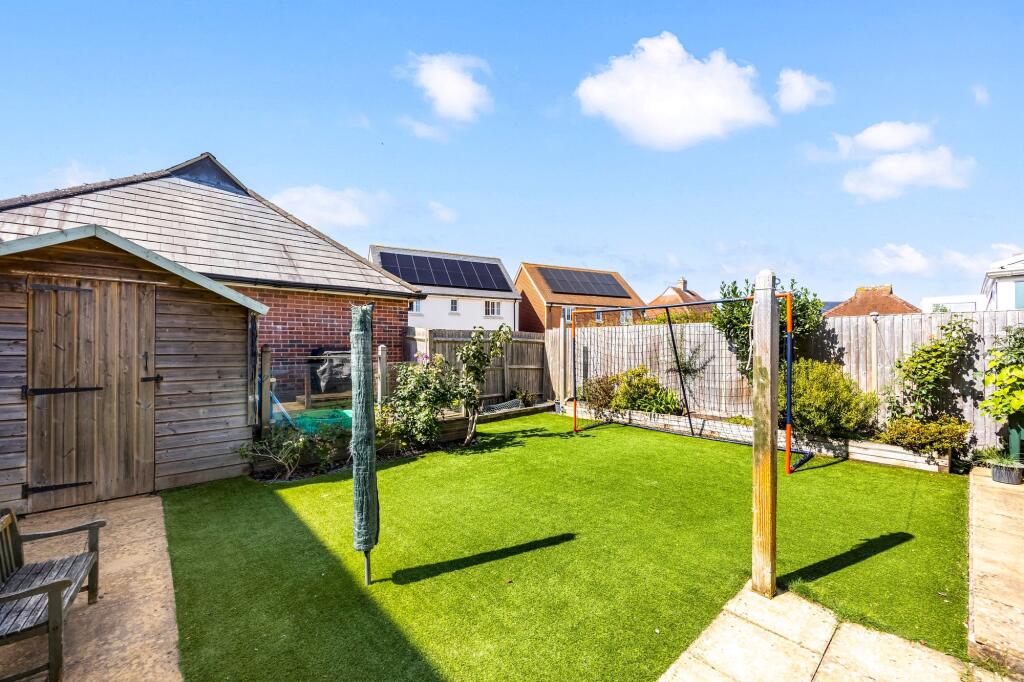 Meadow Drive, Henfield, BN5 photo 4
