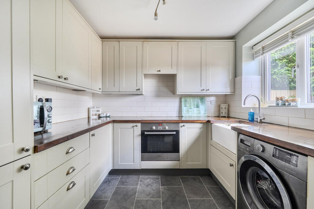 House in Surrey Heath, Lightwater, Windlesham - View 2