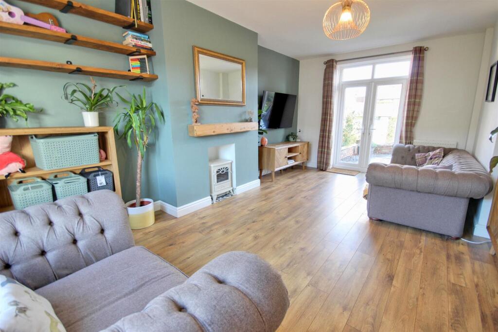 House in Hull - View 2