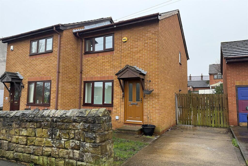 Main image of property: Greengate Road, Sheffield