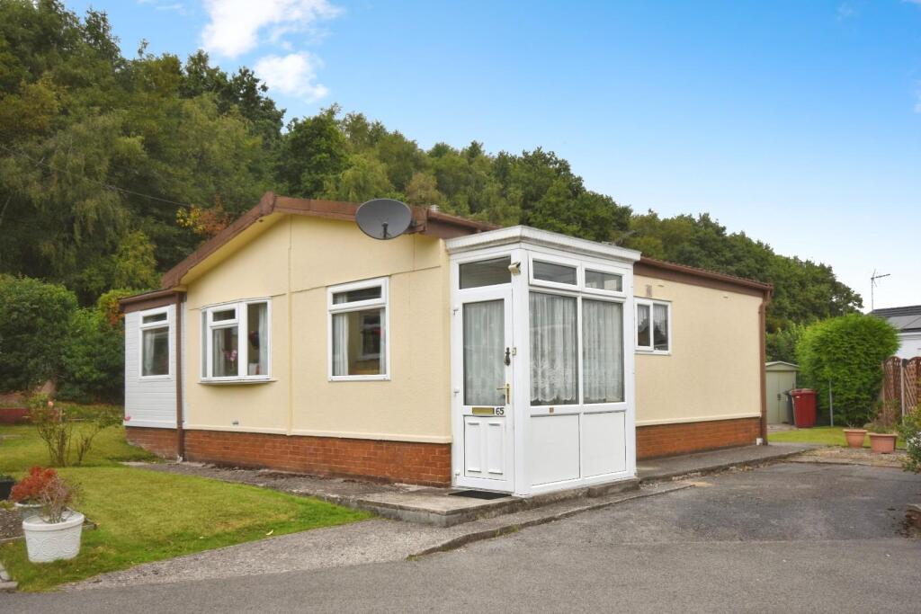 2-bed detached on Brookfield Park, Mill Lane, Old Tupton, Chesterfield, S42 6AF, £90,000