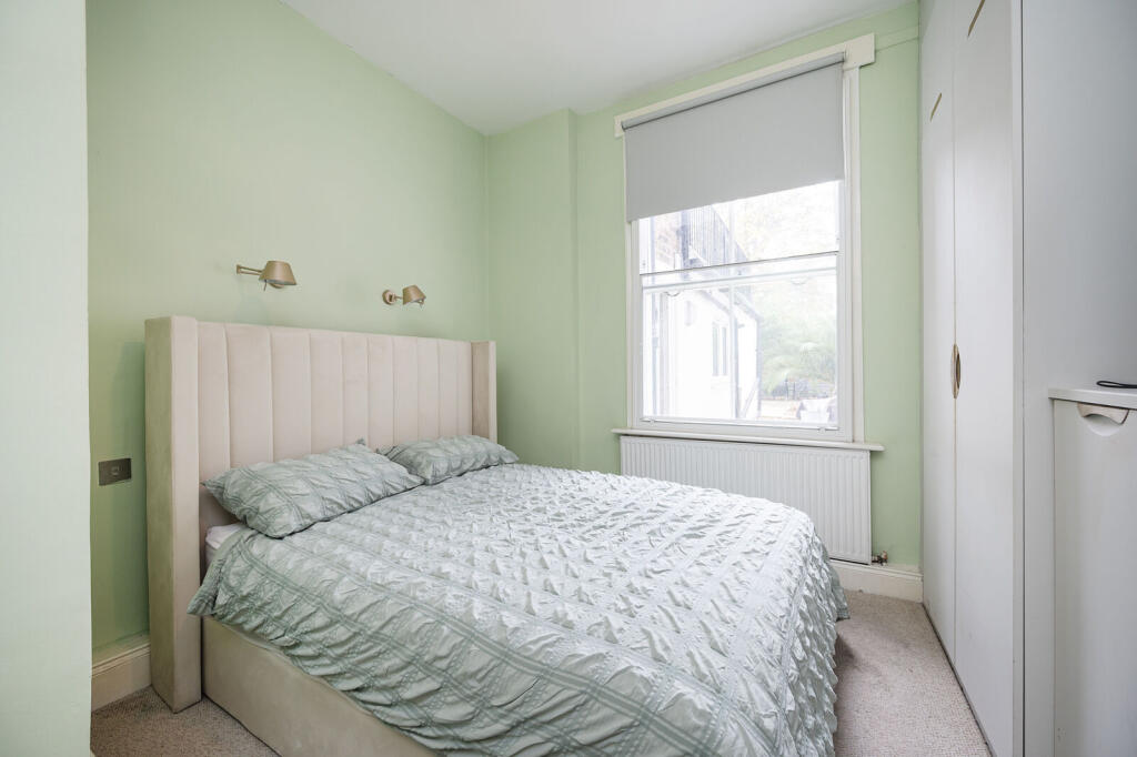 Apartment in London - View 3
