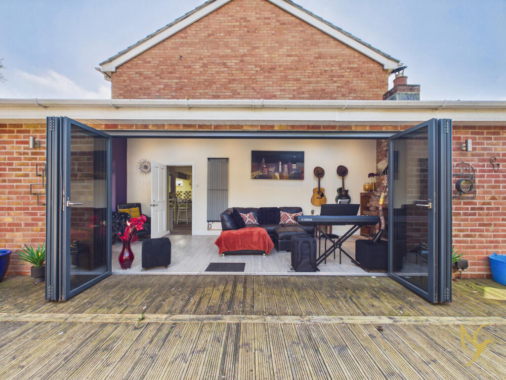 #WelcomeHome to: Shelley Close, Worcester, WR3 photo 2