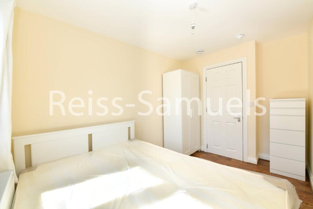 6 bedroom terraced house for rent