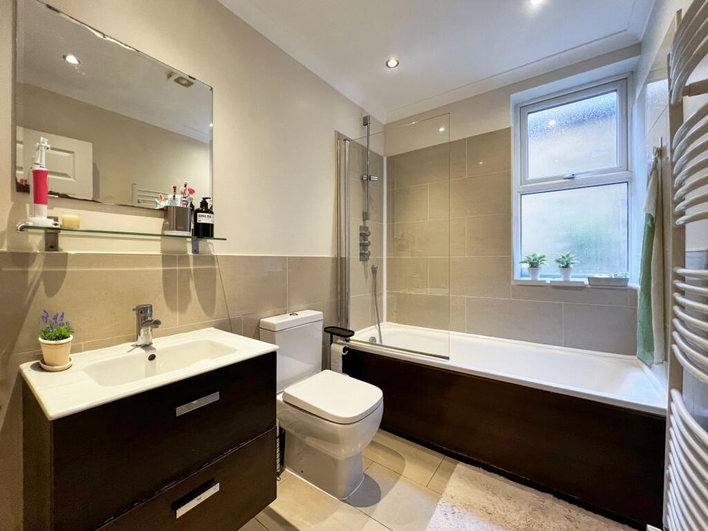 Apartment in London, Brondesbury Park, Brondesbury - View 5