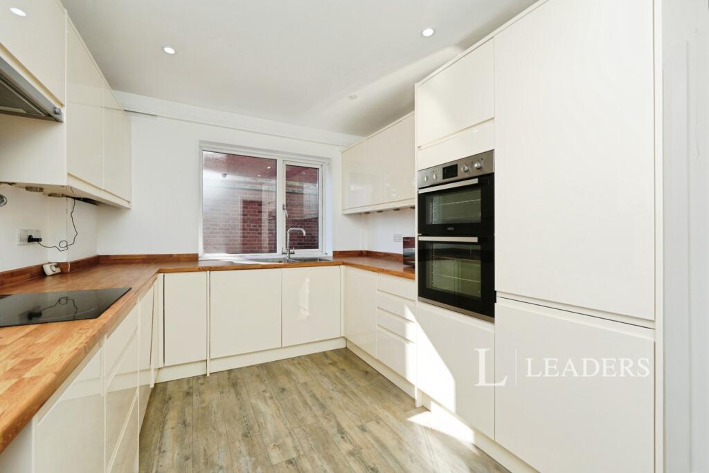 Apartment in Bromley - More