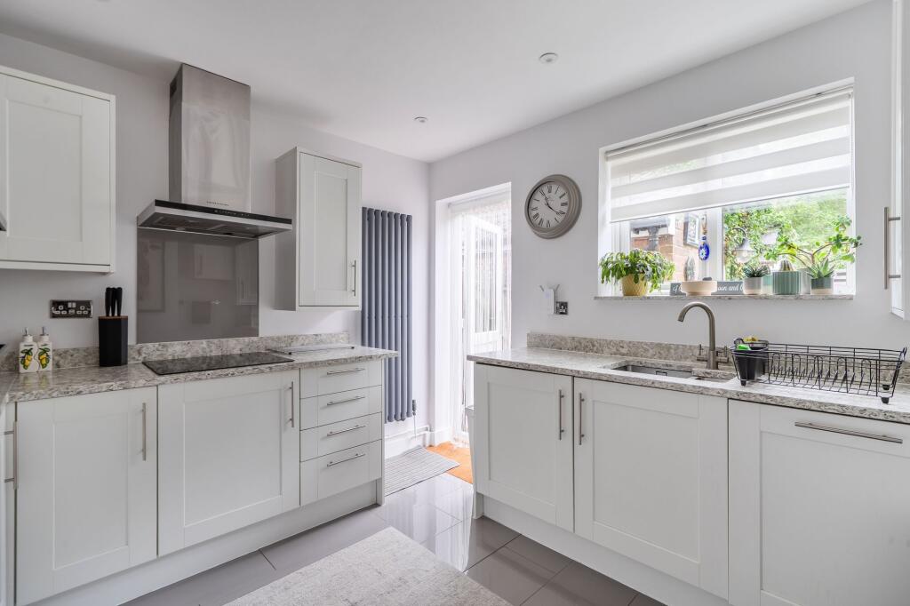 Apartment in Tandridge, Warlingham - View 3