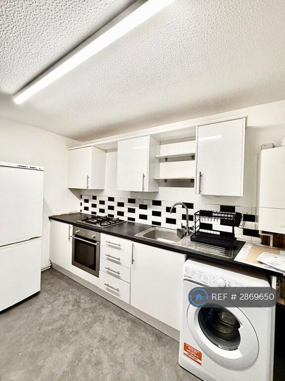 Main image of property: Tash Place, London, N11
