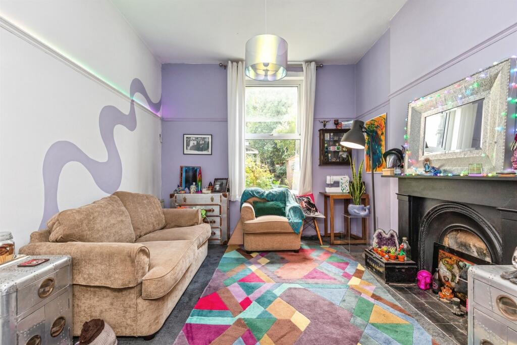 Apartment in Tonbridge - View 3