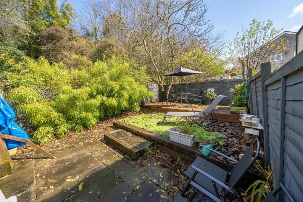 Pleshey Close, Worle - Garden & Garage! photo 2