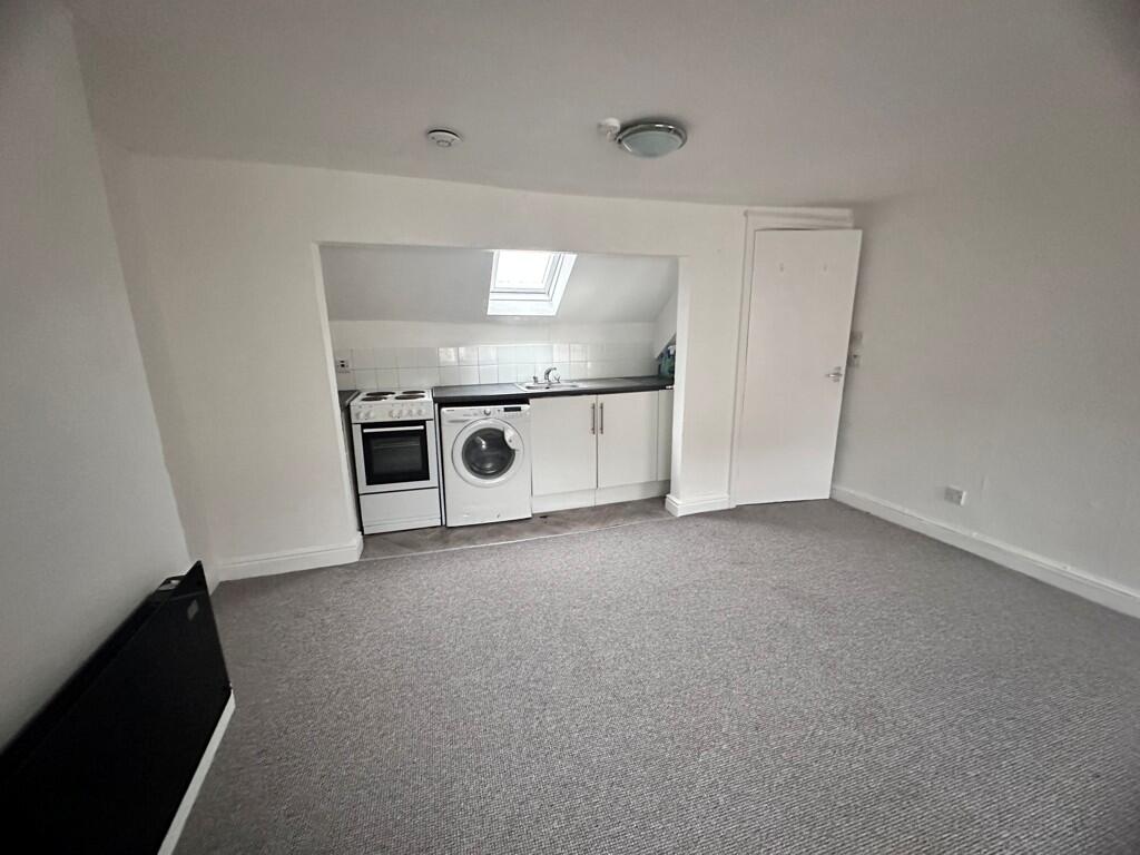 Additional image 2 of 9  - 11 East Street, Warminster, Wiltshire, BA12 9BY