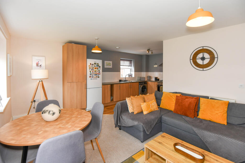 Apartment in Trowbridge - View 6