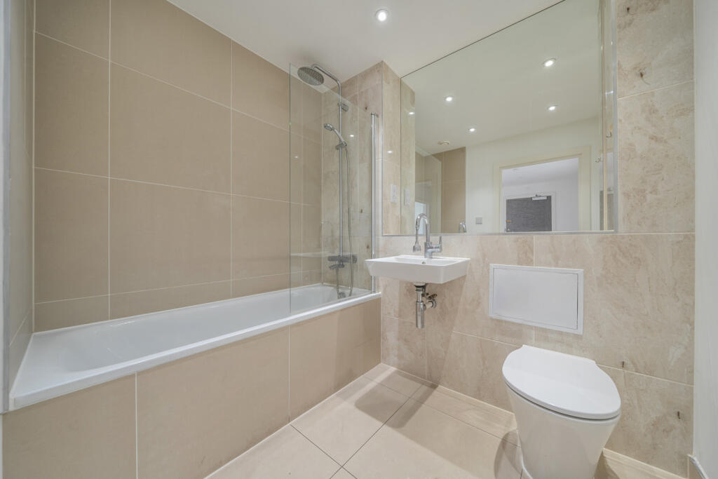 Apartment in London - More