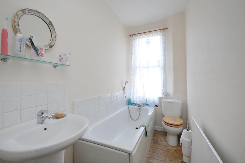 1 bedroom house share for rent