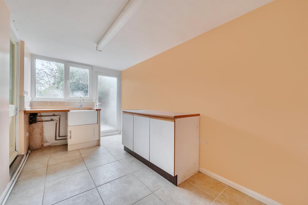 House in Bray, Windsor and Maidenhead - More