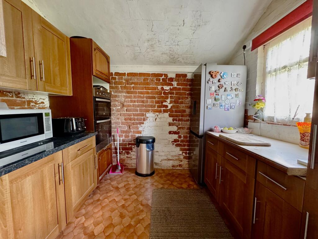 House in Lincoln - View 4
