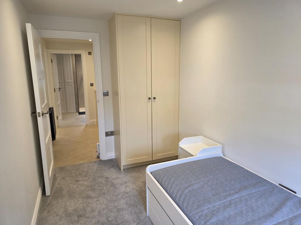 Apartment in St Albans - View 3