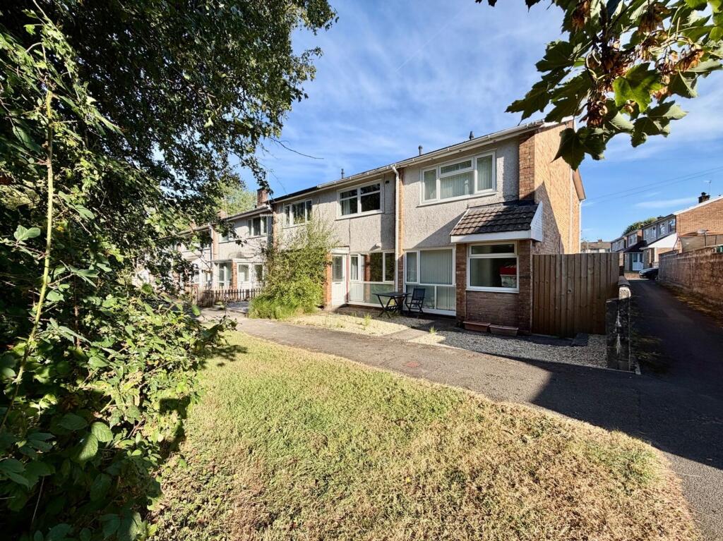 Woodfield Park Crescent, Woodfieldside, NP12