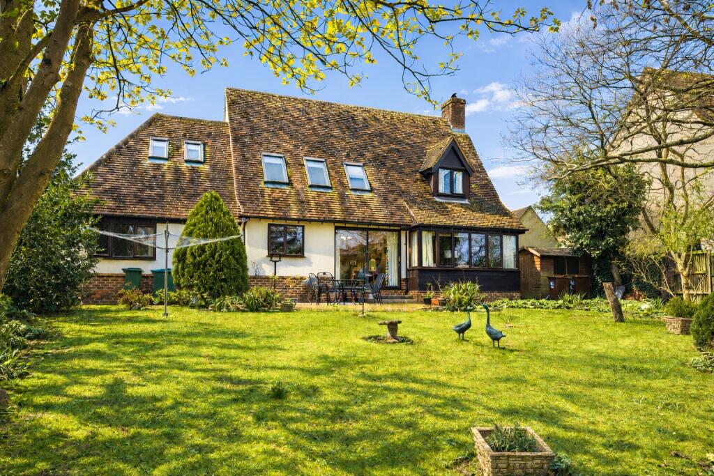 Main image of property: Haddenham, Buckinghamshire, HP17