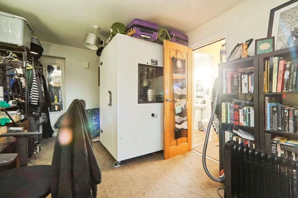 Apartment in Leeds, Intake, Rodley - More