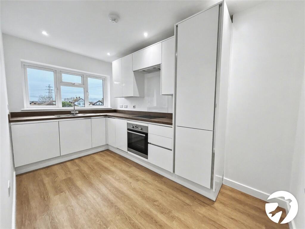 House in London, Blackfen - View 2