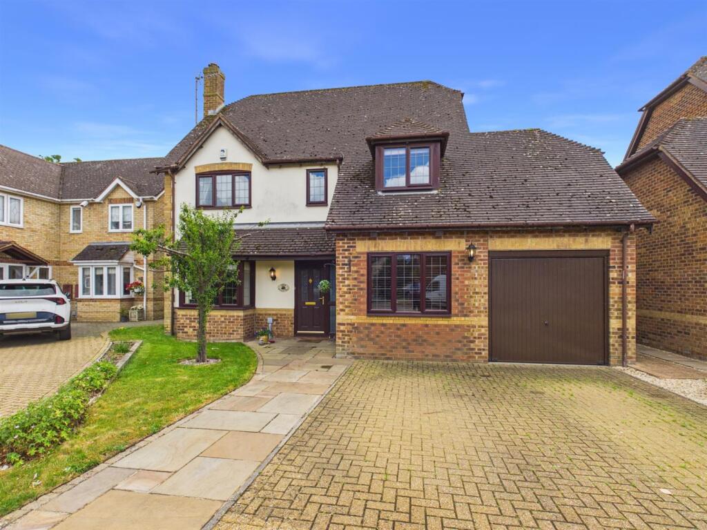 Main image of property: Kestrel Way, Watermead, Aylesbury