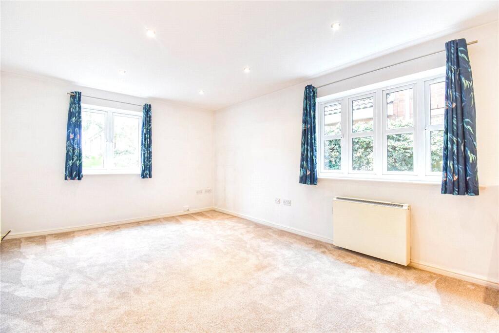 Northway, Newbury, Berkshire, RG14 photo 3