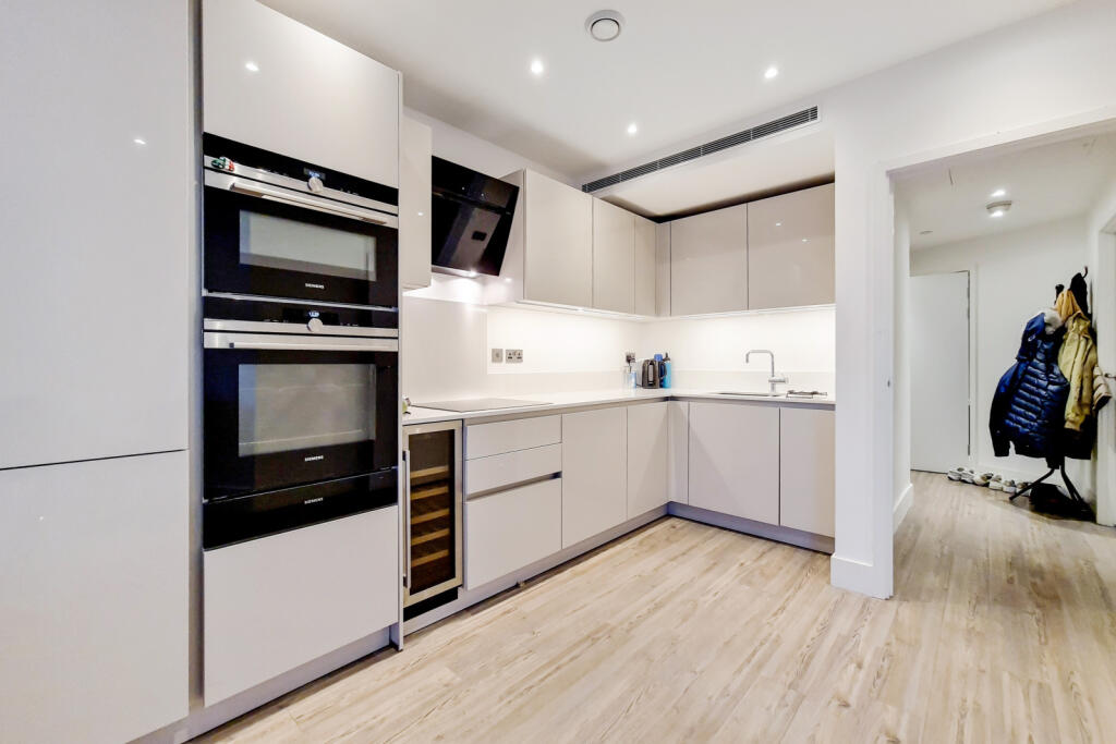 Apartment in London, St. George in the East, Whitechapel - View 3