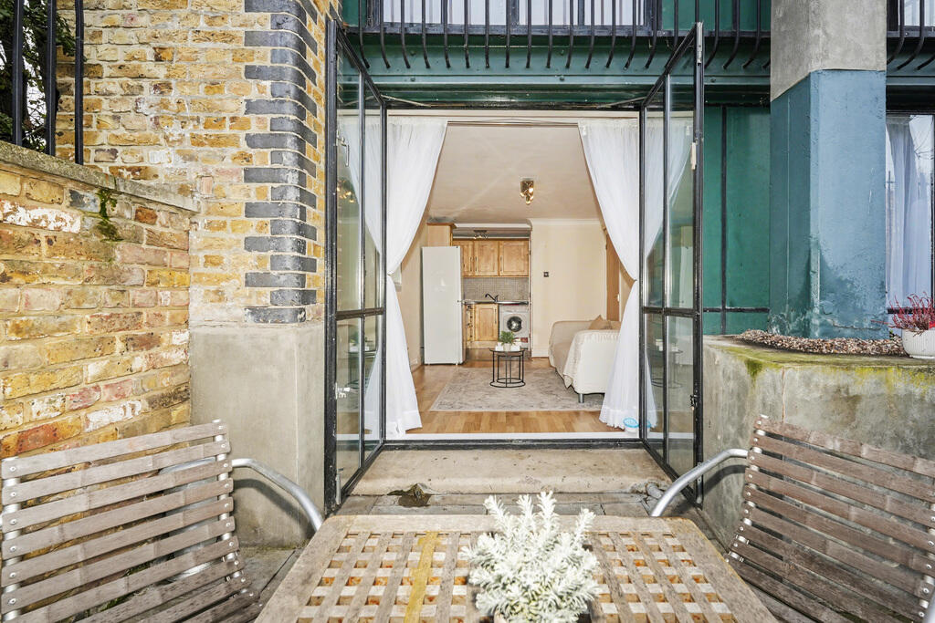 Main image of property: Slipway House, Canary Wharf E14