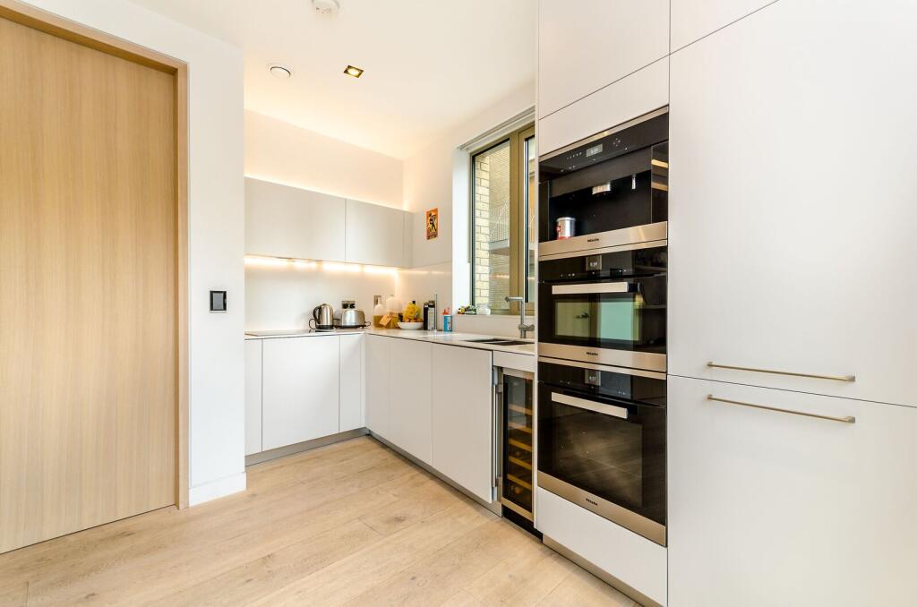 Apartment in London, One Tower Bridge, Old Kent Road - View 4