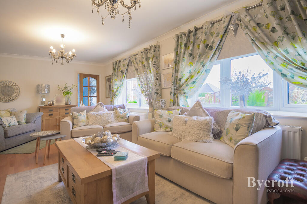 3-bed bungalow on Beccles Road, Bradwell, Great Yarmouth, £325,000