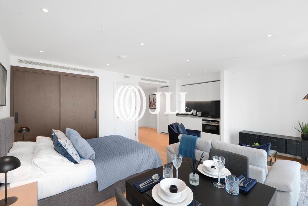 Studio flat for rent