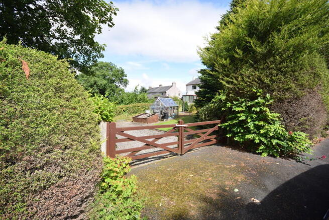 ENTRANCE GATE