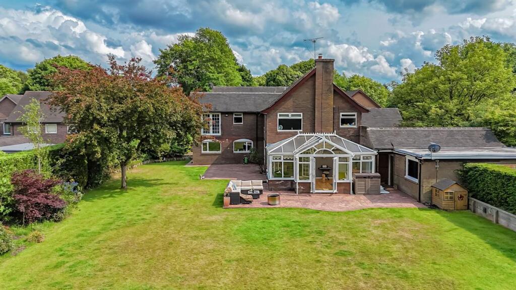 Quintessentially Bowdon, Green Courts Family Home  Location photo 4